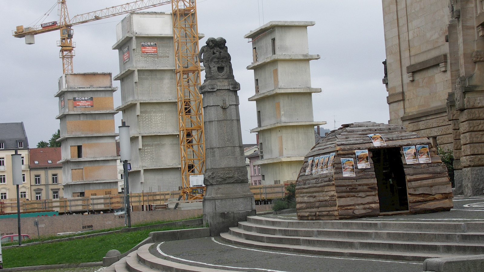 Theater und Unibibliothek © Michael Gies