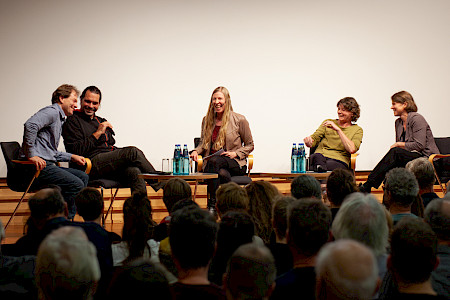 Benedikt Kaesberg, Markus Wolf, Sirka Eggers (Moderation), Petra Habammer, Britta Neumann (v.l.n.r.) © Ralph Eggers