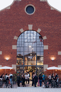 Tim Dornaus / © JUNG